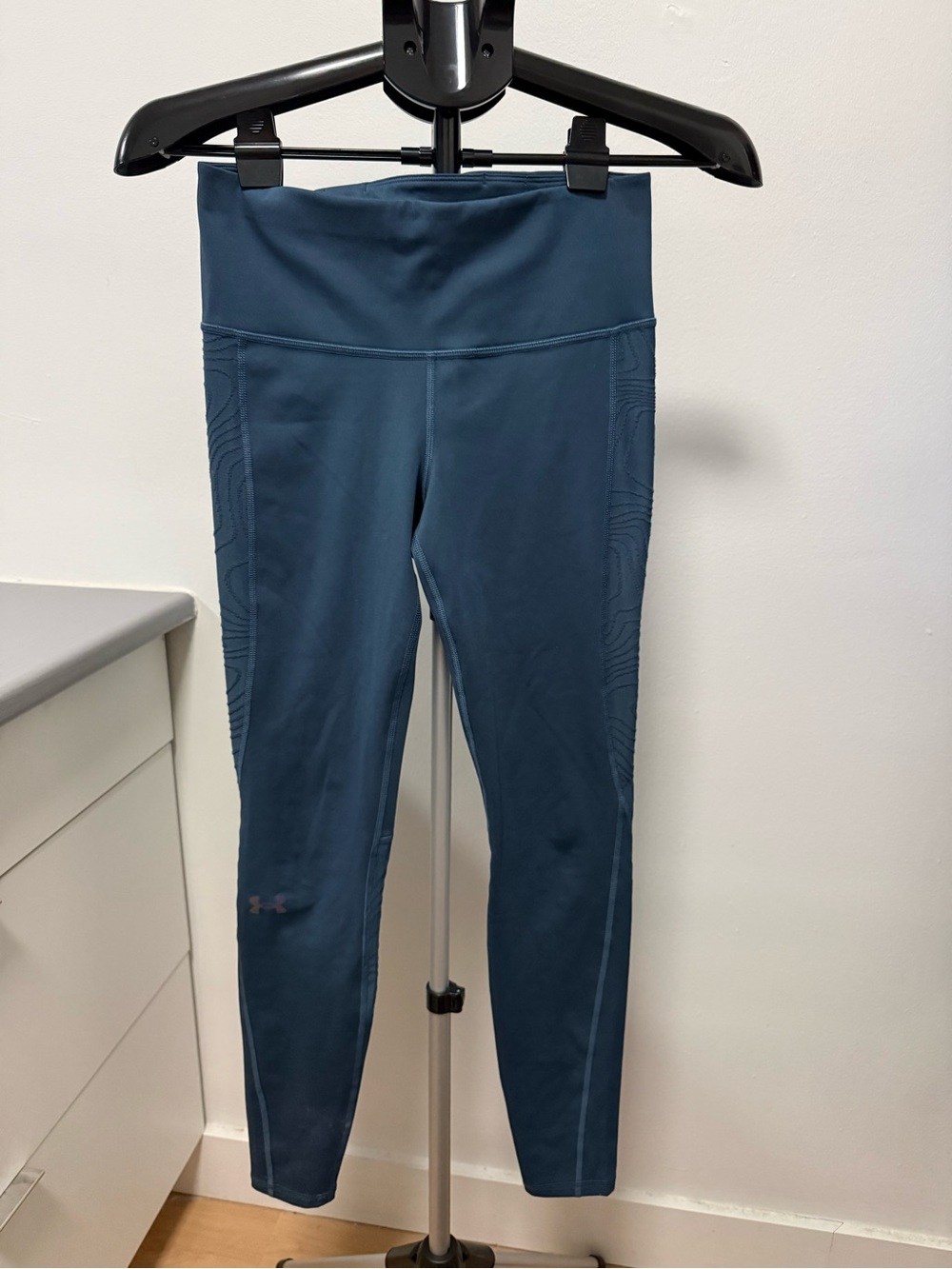 Under Armour ColdGear Leggings – Women’s Small